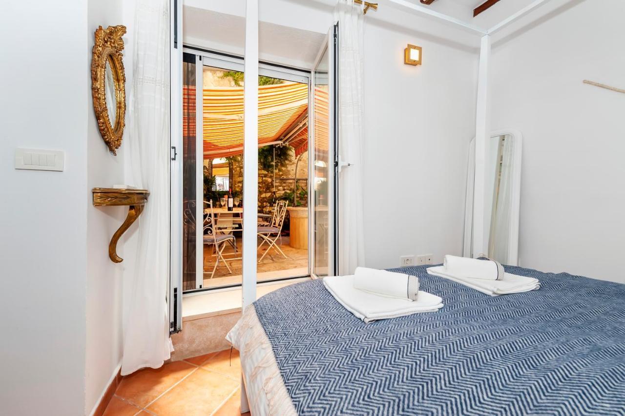 Wishing Well Garden Apartment Rovinj